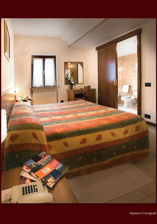 Albergo Il Castellino Boario Terme Eksteriør bilde
