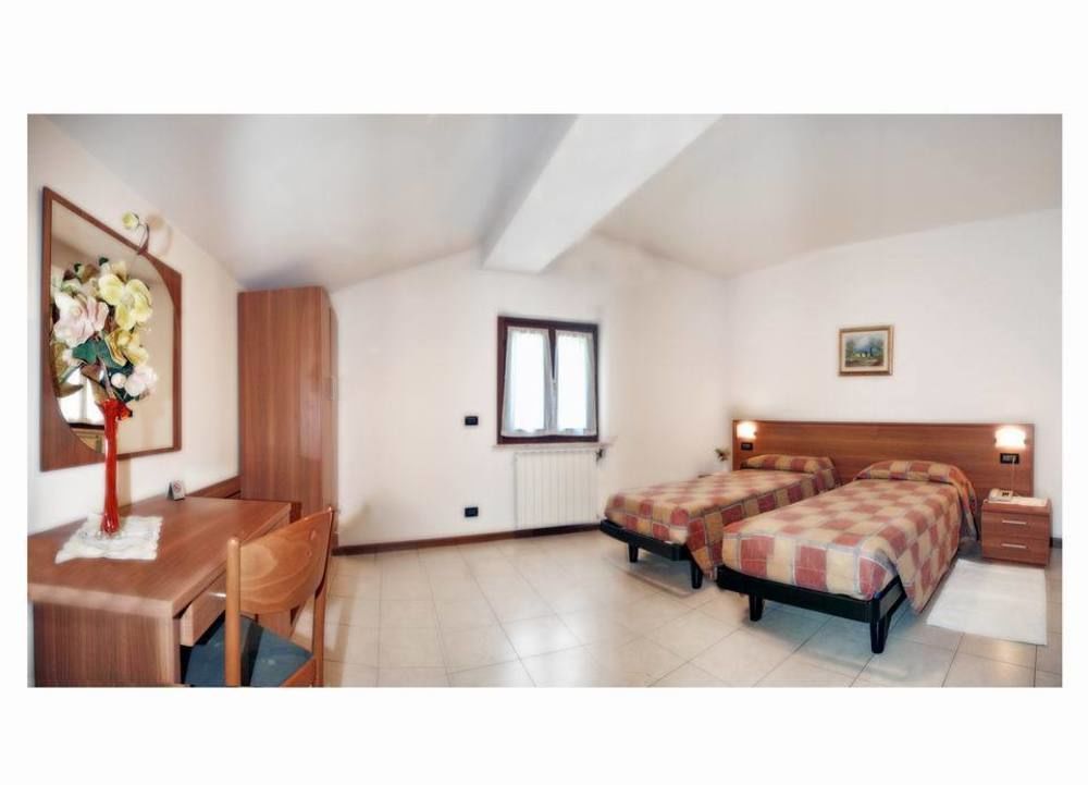 Albergo Il Castellino Boario Terme Eksteriør bilde