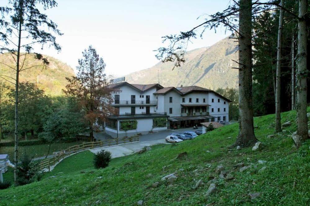 Albergo Il Castellino Boario Terme Eksteriør bilde