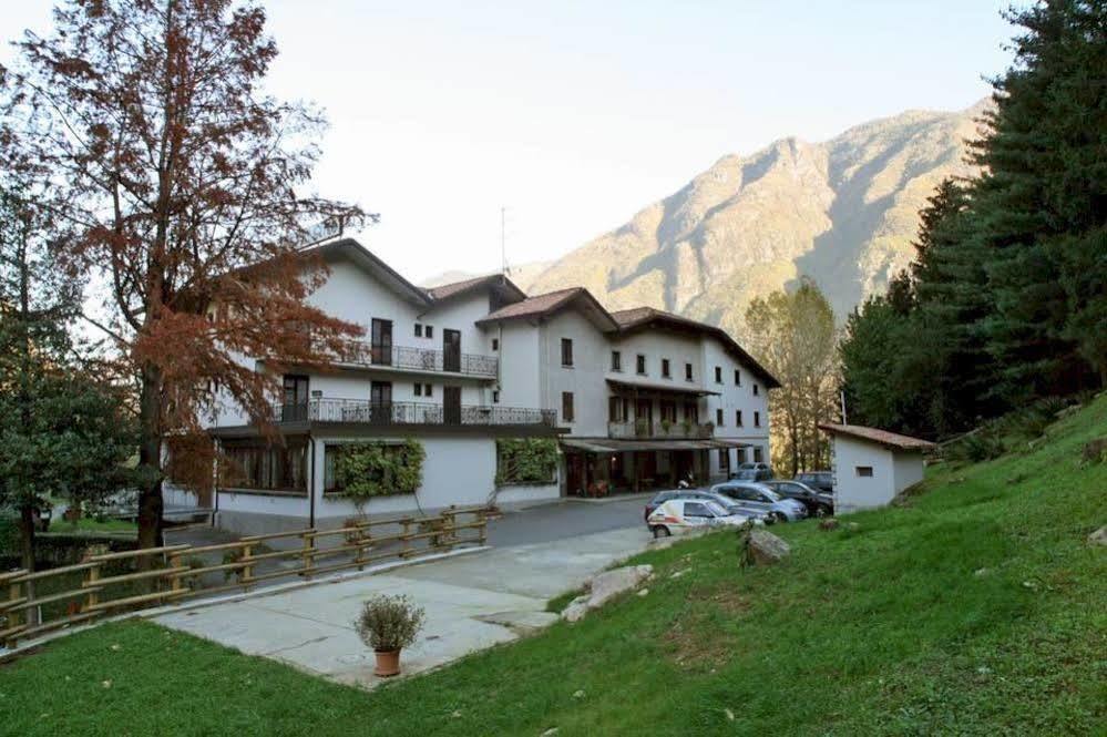 Albergo Il Castellino Boario Terme Eksteriør bilde